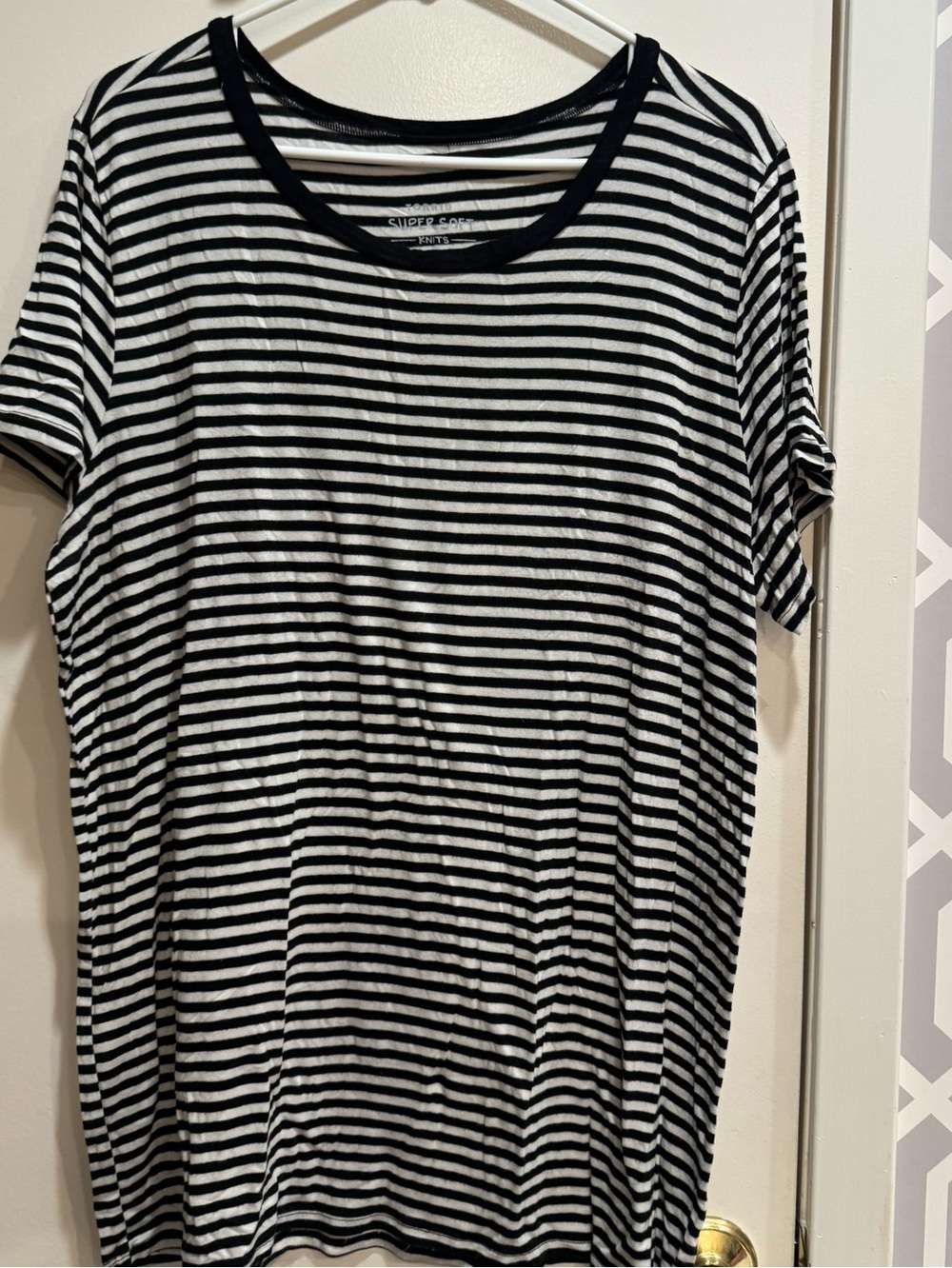 Torrid 2X Black and White Striped V-Neck Top
